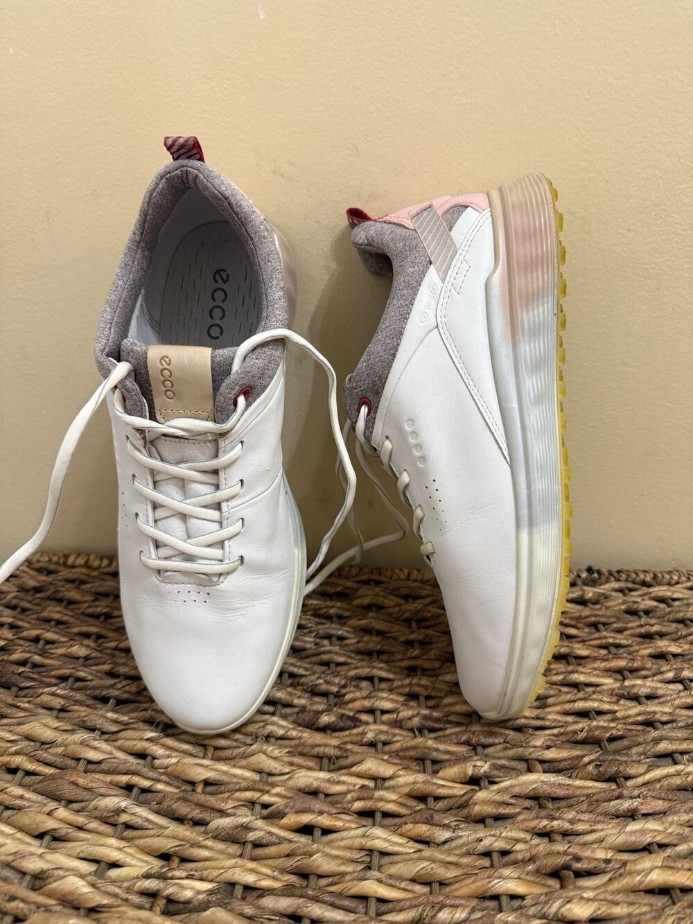 Women's Leather Gore-Tex Golf Shoe Ecco golf S-three 9/9.5